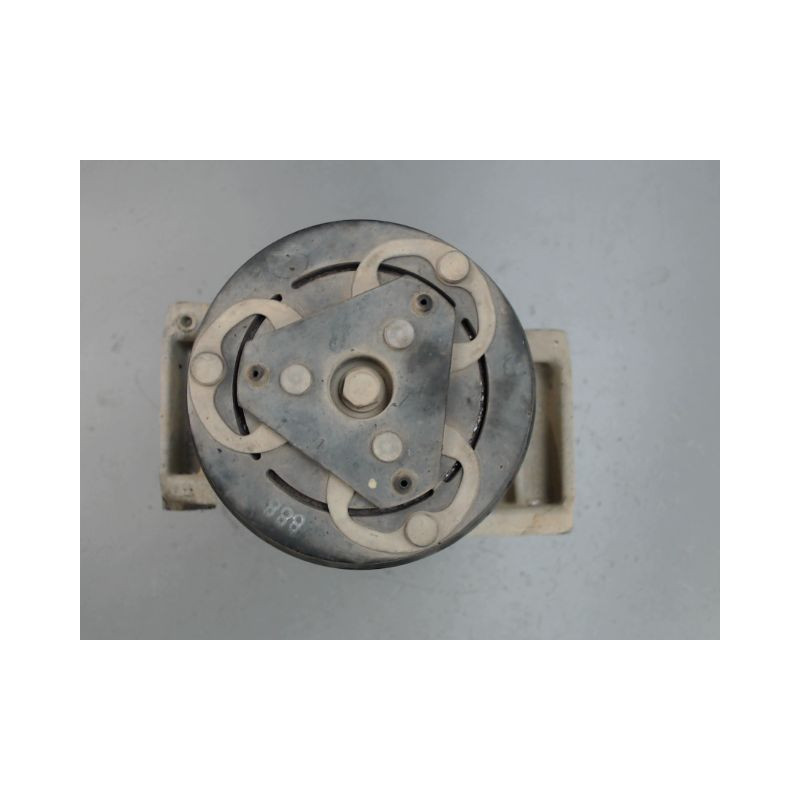 COMPRESSEUR AIR CONDITIONNE DACIA SANDERO