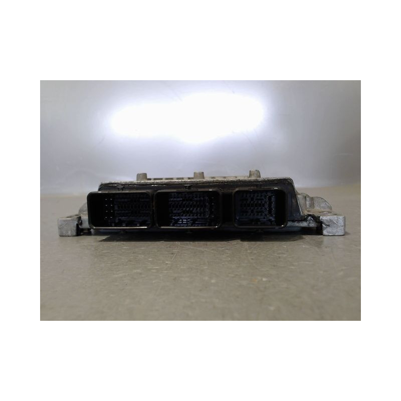 CALCULATEUR MOTEUR FORD FIESTA