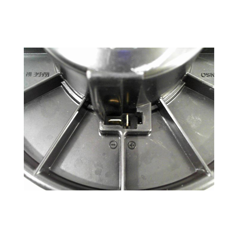MOTEUR VENTILATEUR CHAUFFAGE TOYOTA AVENSIS 2000-2003