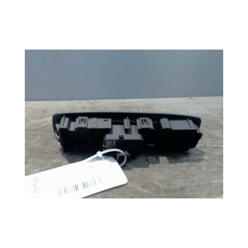 COMMANDE LEVE-GLACE PORTE AVD RENAULT MEGANE