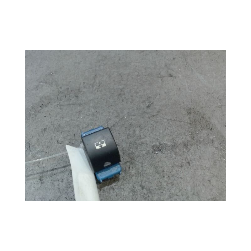 BOUTON COMMANDE TOIT OUVRANT PEUGEOT 3008