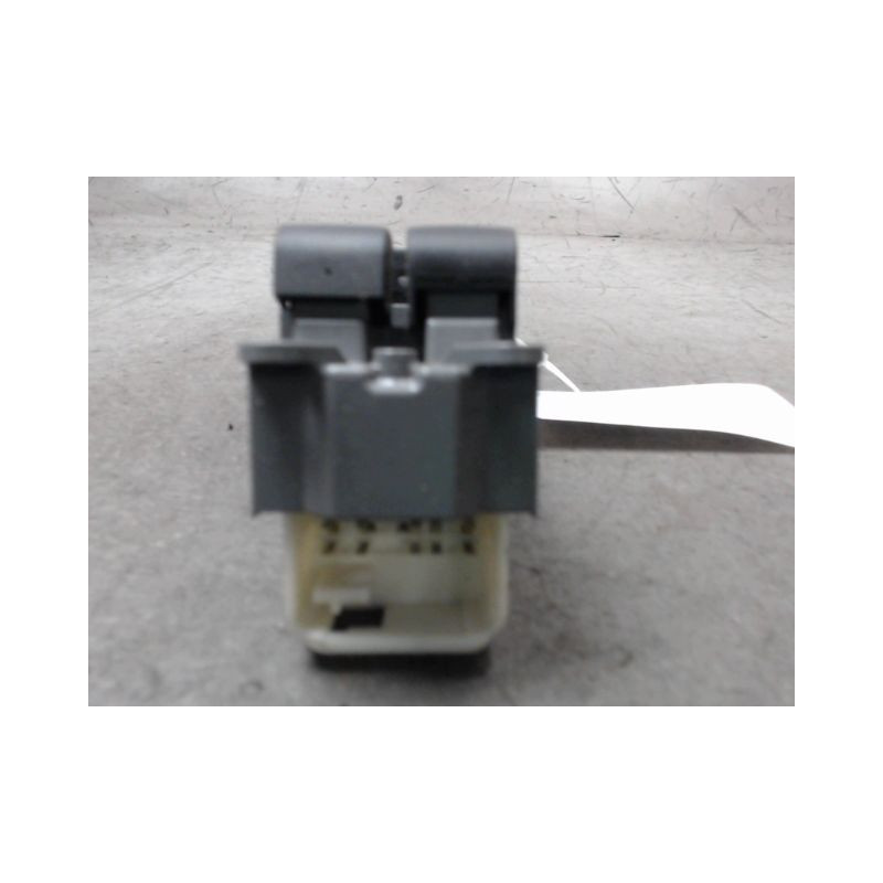 COMMANDE LEVE-GLACE PORTE AVG TOYOTA YARIS