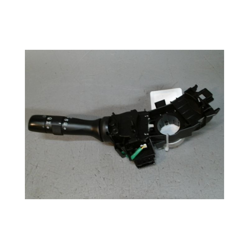COMMANDE CLIGNOTANT TOYOTA YARIS