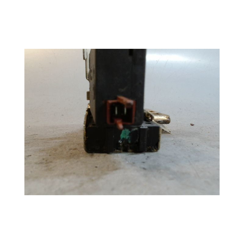 SYSTEME CONDAMNATION ARRIERE GAUCHE CITROEN SAXO -99