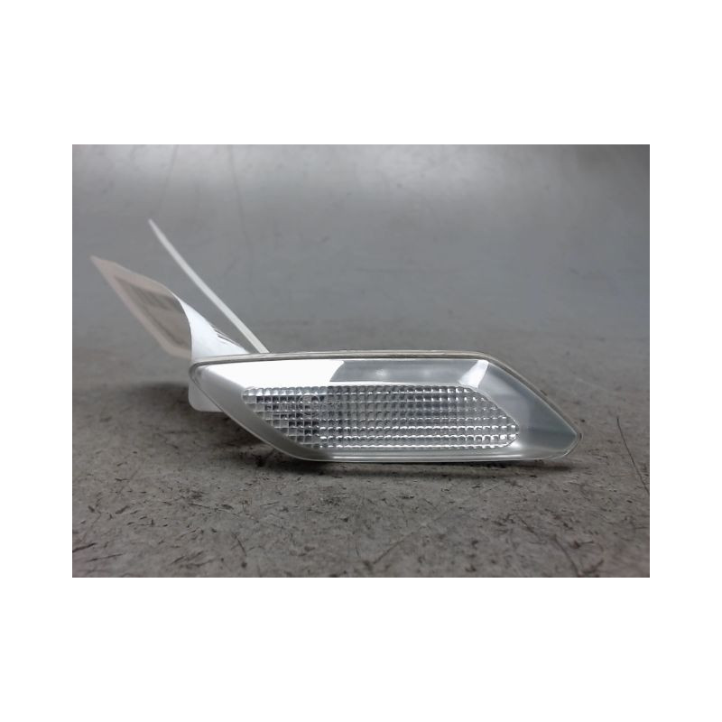 REPETITEUR AILE GAUCHE DACIA JOGGER