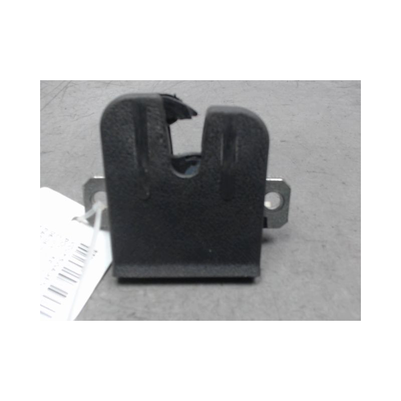SERRURE HAYON  VOLKSWAGEN POLO 02-05