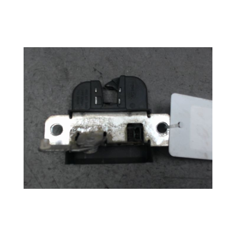 SERRURE HAYON  VOLKSWAGEN POLO 02-05