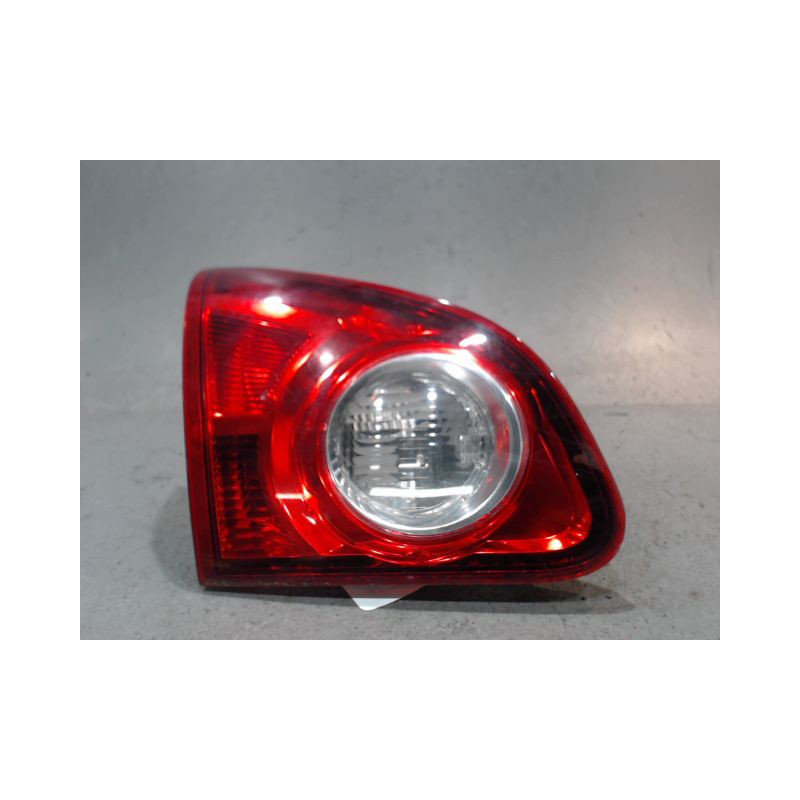 FEU ARRIERE INTERIEUR GAUCHE NISSAN QASHQAI