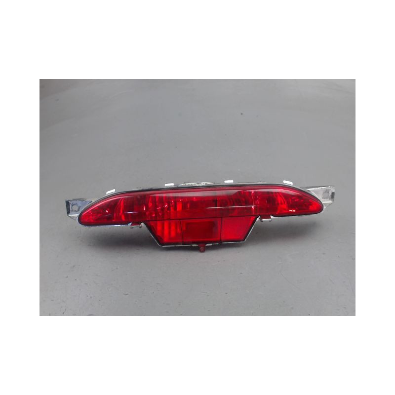 FEU BROUILLARD CENTRAL ARRIERE PEUGEOT 208