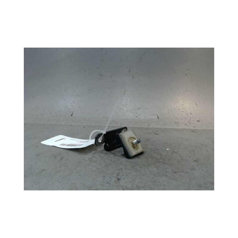 CHARNIERE HAYON D DACIA SANDERO