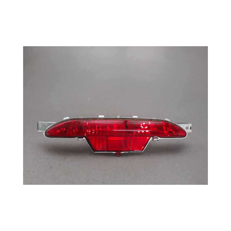 FEU BROUILLARD CENTRAL ARRIERE PEUGEOT 208