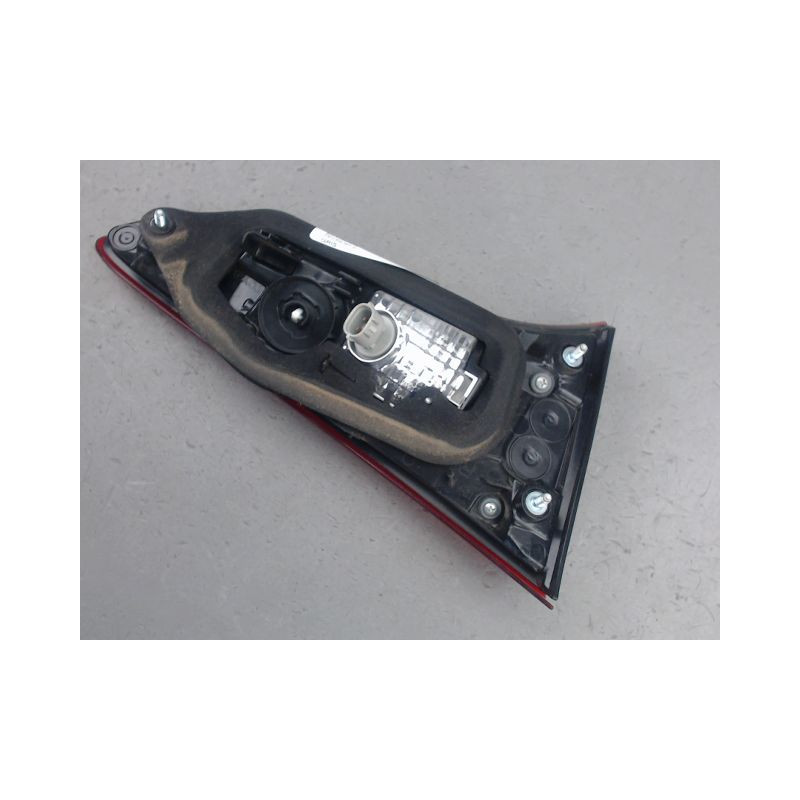 FEU ARRIERE INTERIEUR DROIT TOYOTA YARIS