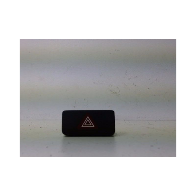 BOUTON DE WARNING NISSAN PIXO