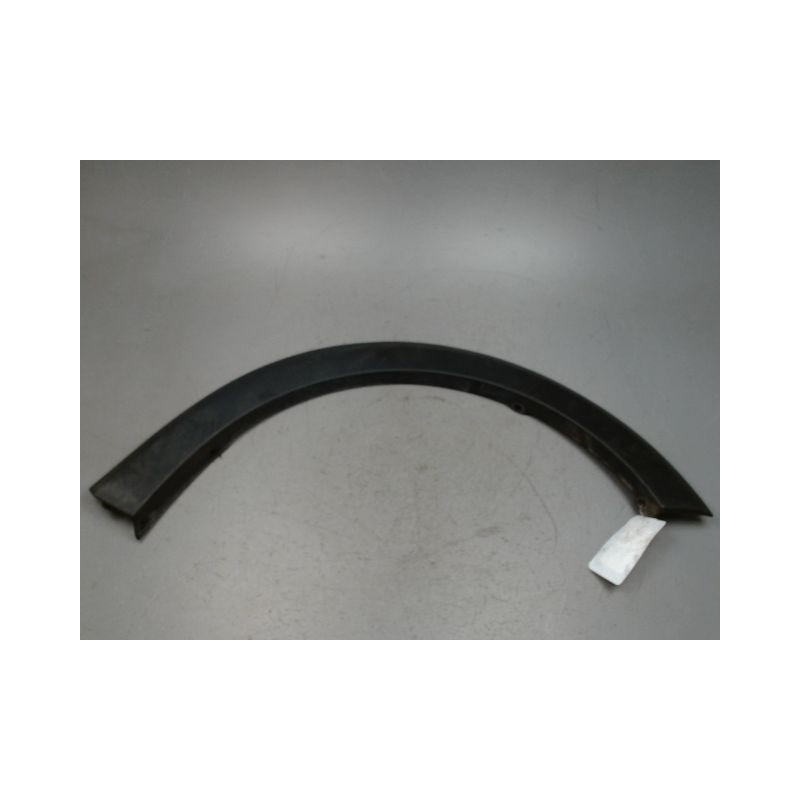 ELARGISSEUR AILE AVANT DROIT DACIA SANDERO