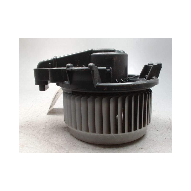 MOTEUR VENTILATEUR CHAUFFAGE TOYOTA AURIS 2010-