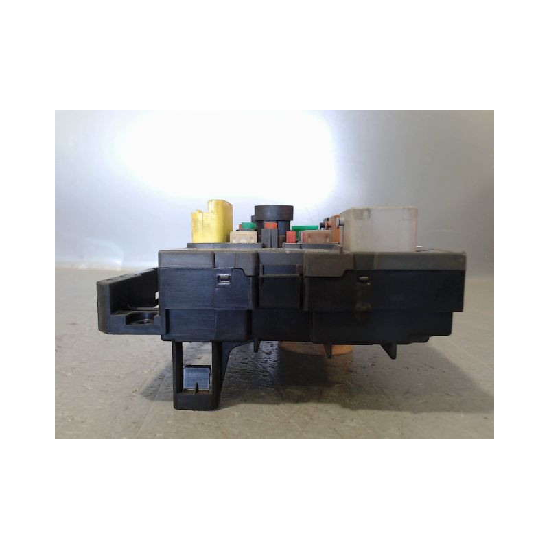 BOITE A FUSIBLES PEUGEOT 3008