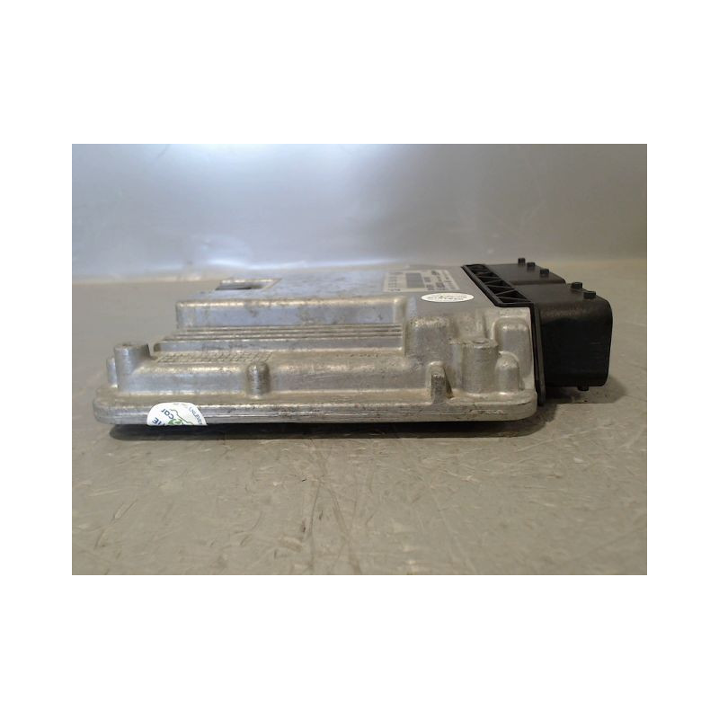 CALCULATEUR MOTEUR OPEL CORSA