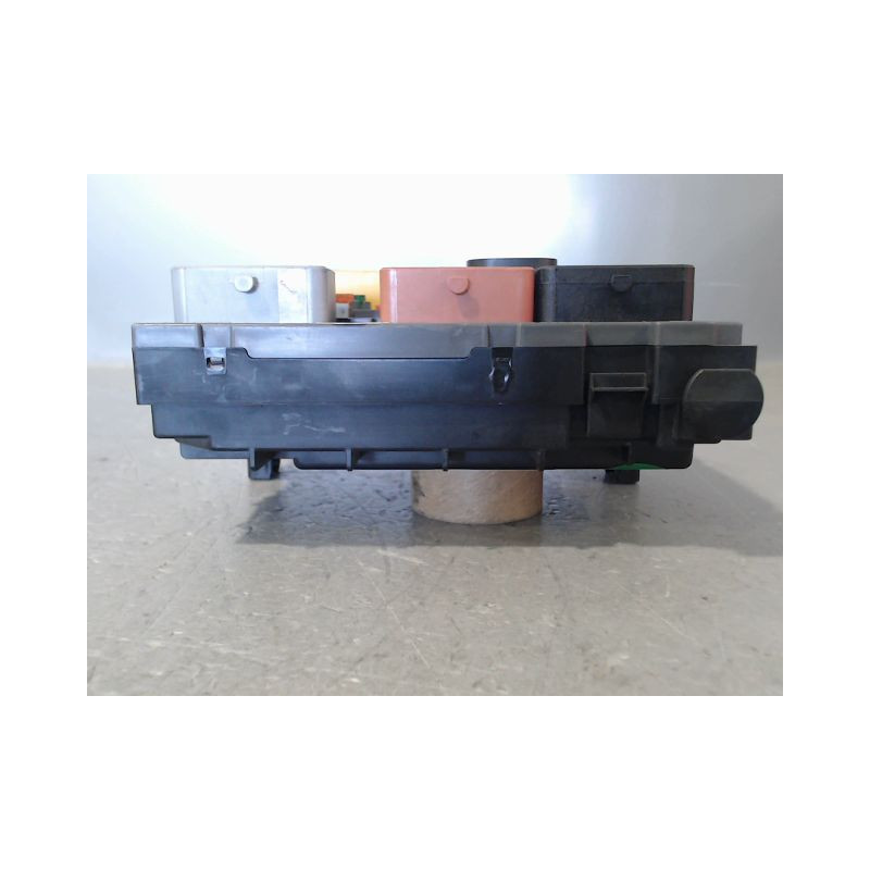 BOITE A FUSIBLES CITROEN C4
