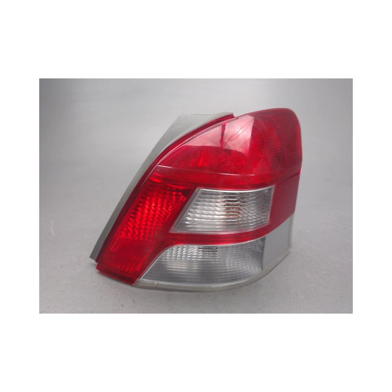 FEU ARRIERE DROIT TOYOTA YARIS