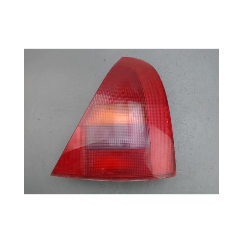 FEU ARRIERE DROIT RENAULT CLIO
