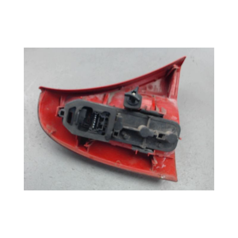 FEU ARRIERE DROIT RENAULT CLIO