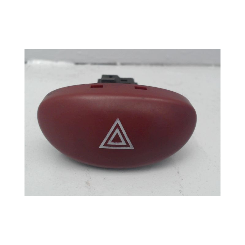 BOUTON DE WARNING PEUGEOT 206 SW 02-06
