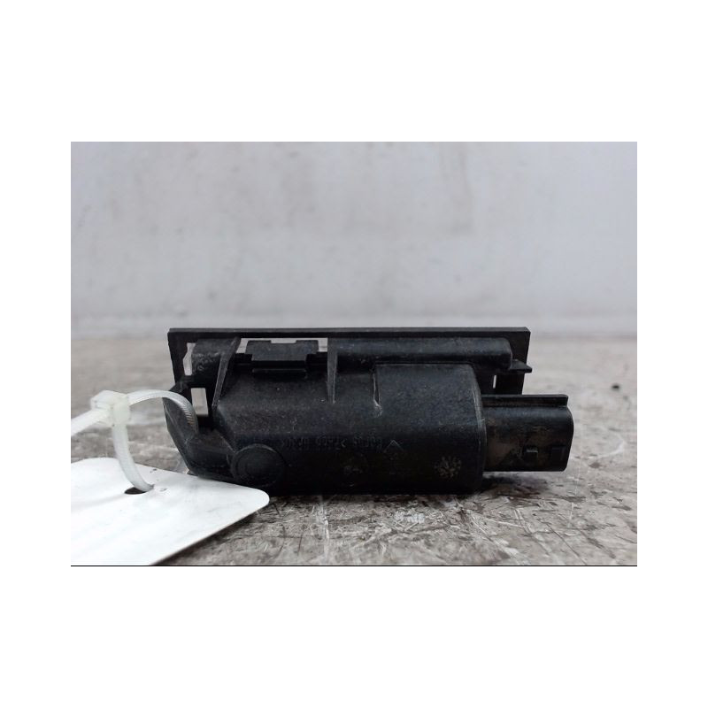 ECLAIREUR PLAQUE DE POLICE DROIT RENAULT MEGANE III 2008-