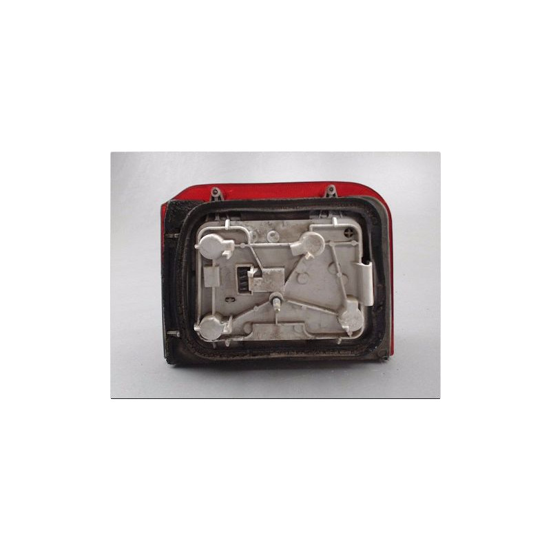 FEU ARRIERE DROIT PEUGEOT 205 87-98