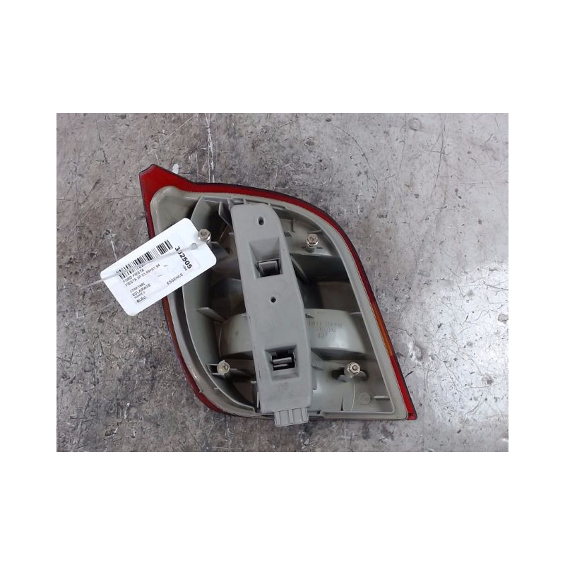 FEU ARRIERE DROIT FORD FIESTA 89-94