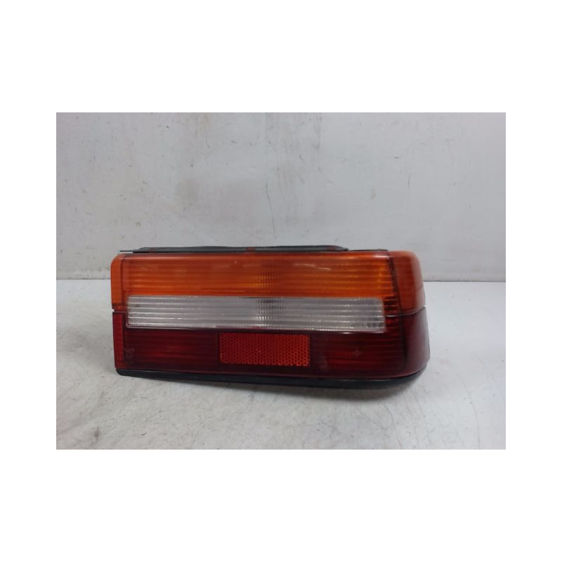 FEU ARRIERE DROIT PEUGEOT 309 -89