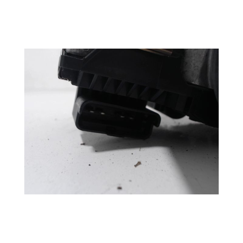 MOTEUR ESSUIE-GLACE AVG PEUGEOT 5008 2009-