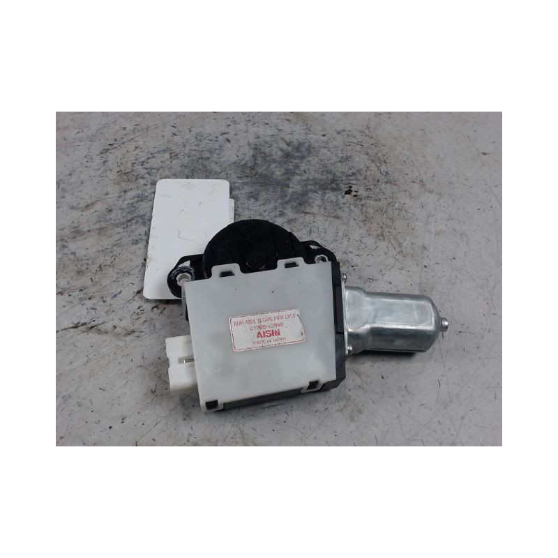 MOTEUR TOIT OUVRANT TOYOTA RAV4 2006