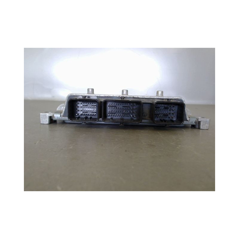 CALCULATEUR MOTEUR FORD FIESTA