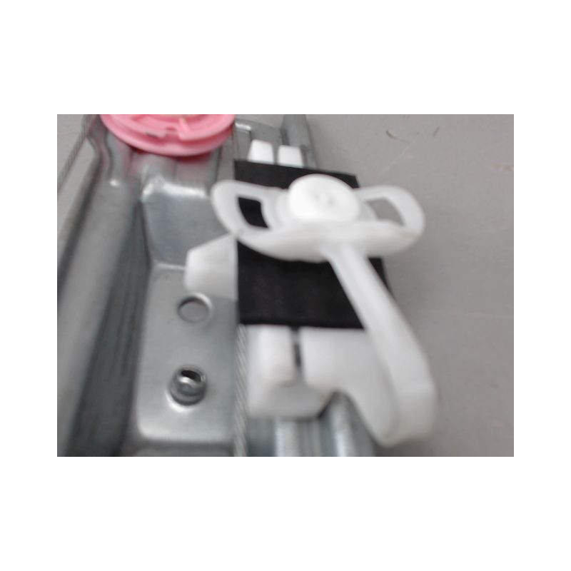 MECANISME LEVE-GLACE ARRIERE GAUCHE OPEL CORSA