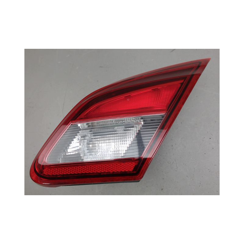 FEU ARRIERE INTERIEUR DROIT OPEL CORSA