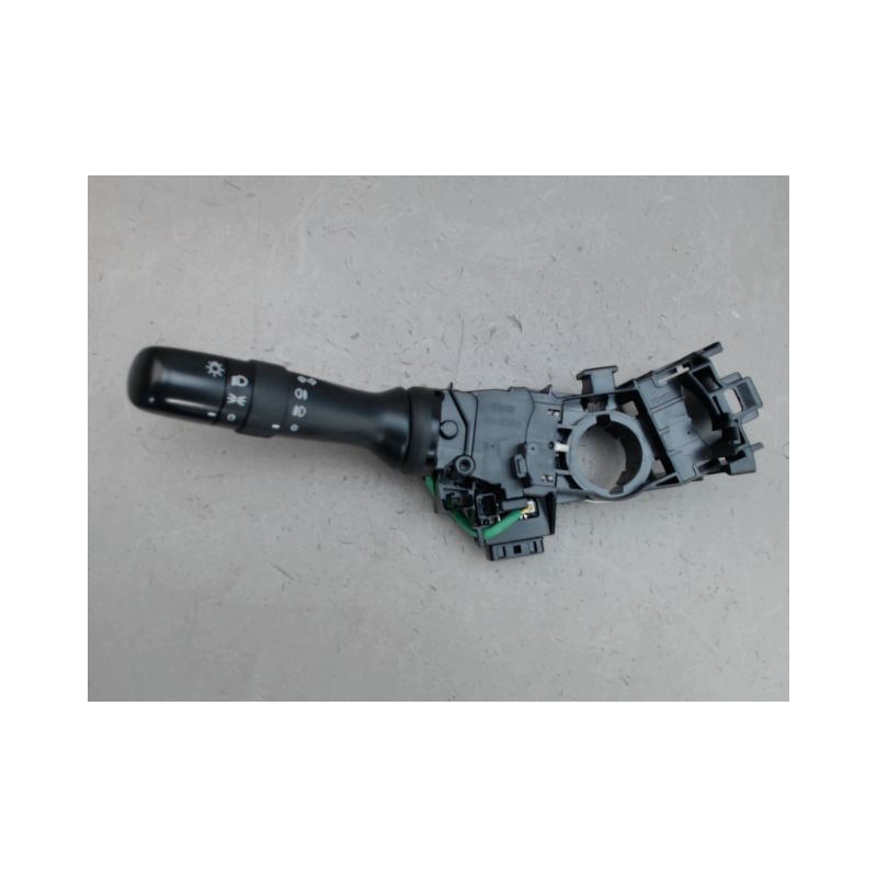 COMMANDE CLIGNOTANT TOYOTA VERSO-S