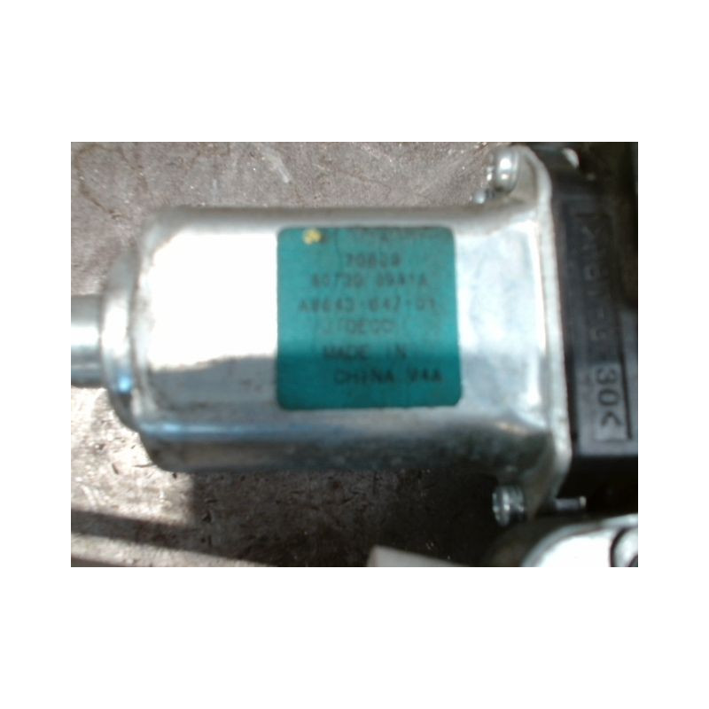 MECANISME+MOTEUR LEVE-GLACE AVANT DROIT NISSAN TIIDA