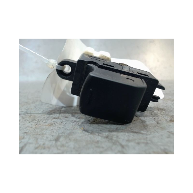 COMMANDE LEVE-GLACE PORTE AVD SUBARU XV
