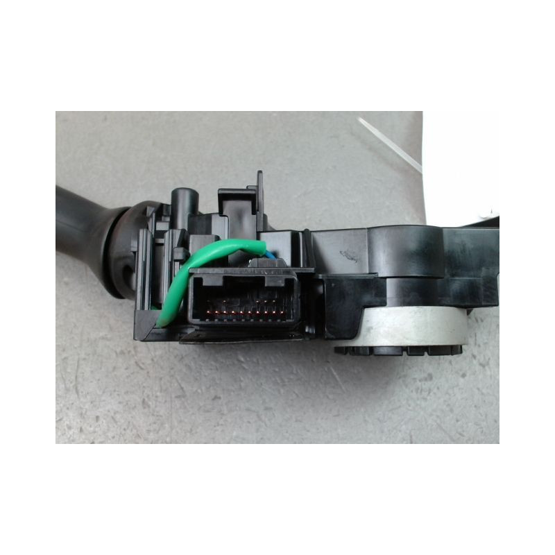COMMANDE ECLAIRAGE TOYOTA AYGO 5P