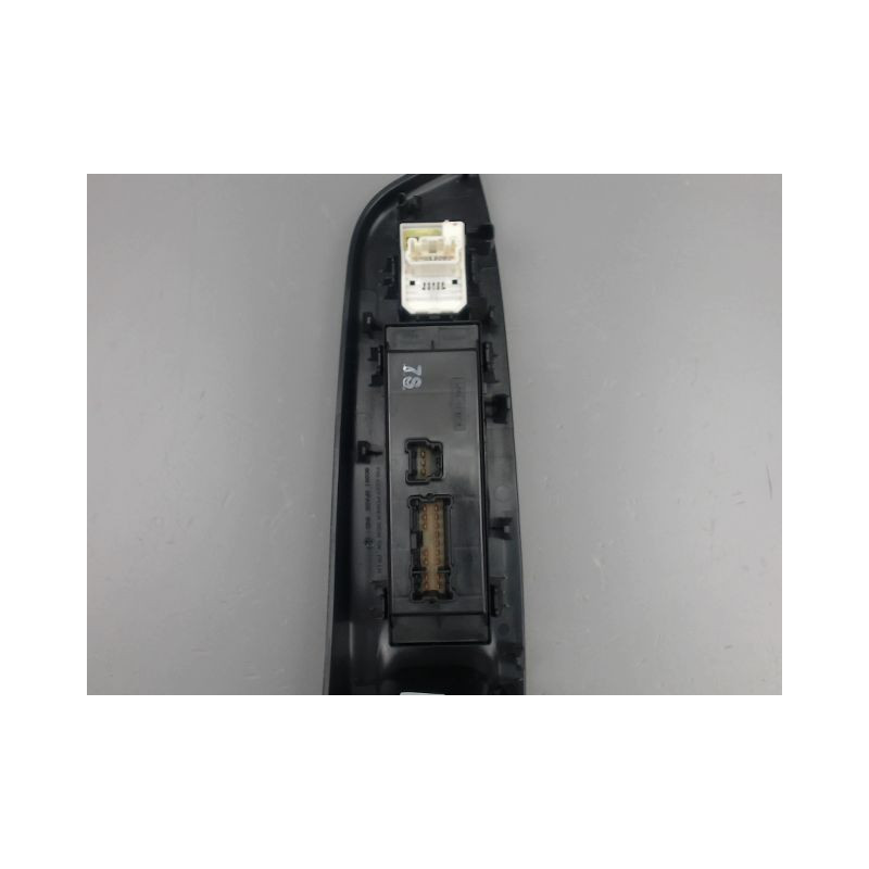 COMMANDE LEVE-GLACE PORTE AVG NISSAN MICRA