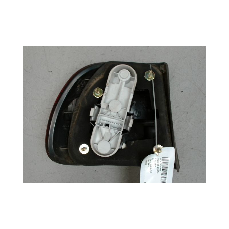 FEU ARRIERE DROIT VOLVO V40 2000-