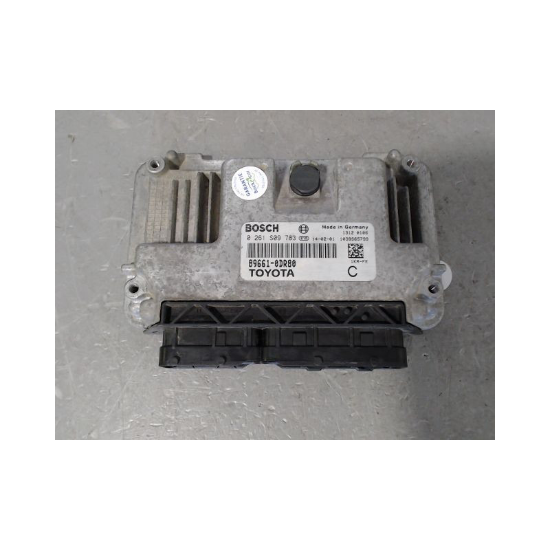 CALCULATEUR MOTEUR TOYOTA YARIS