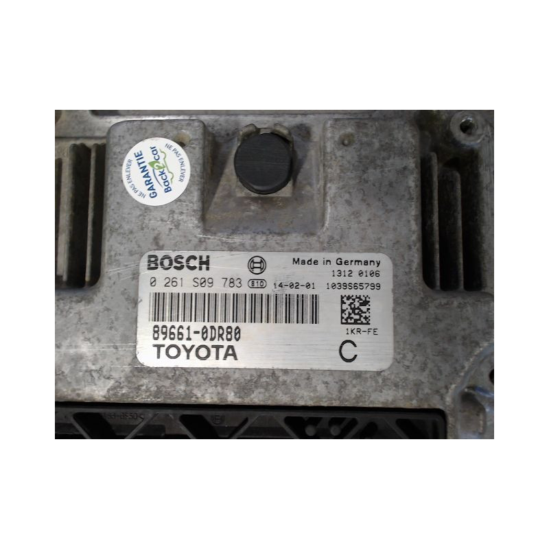 CALCULATEUR MOTEUR TOYOTA YARIS