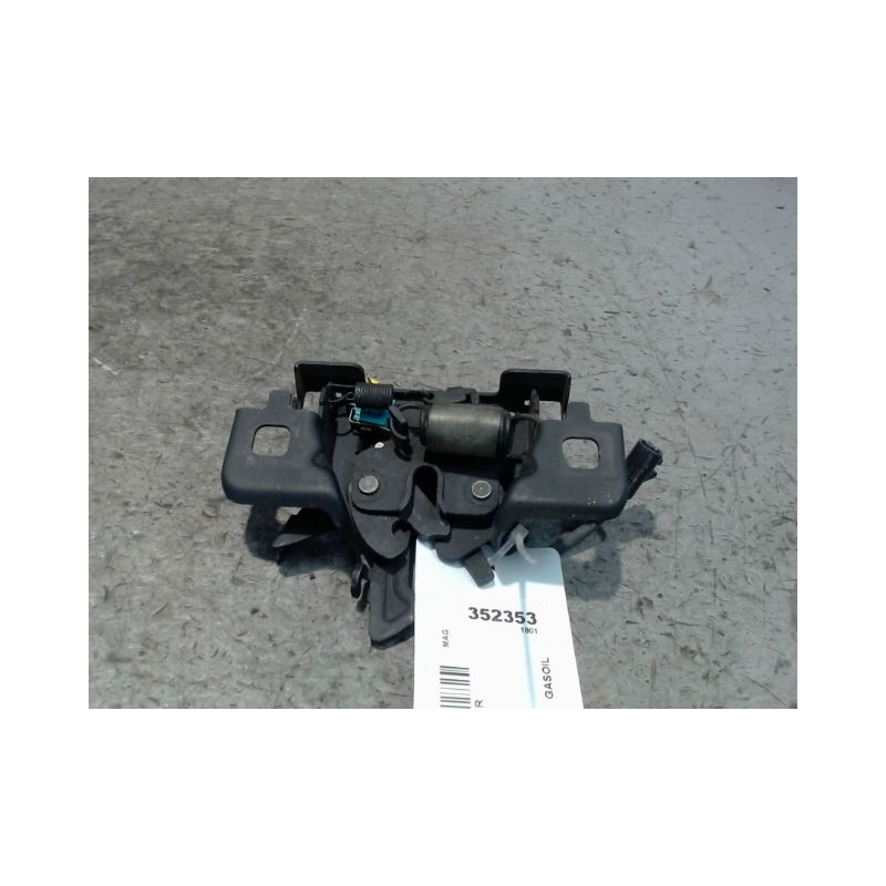 SERRURE CAPOT RENAULT CAPTUR