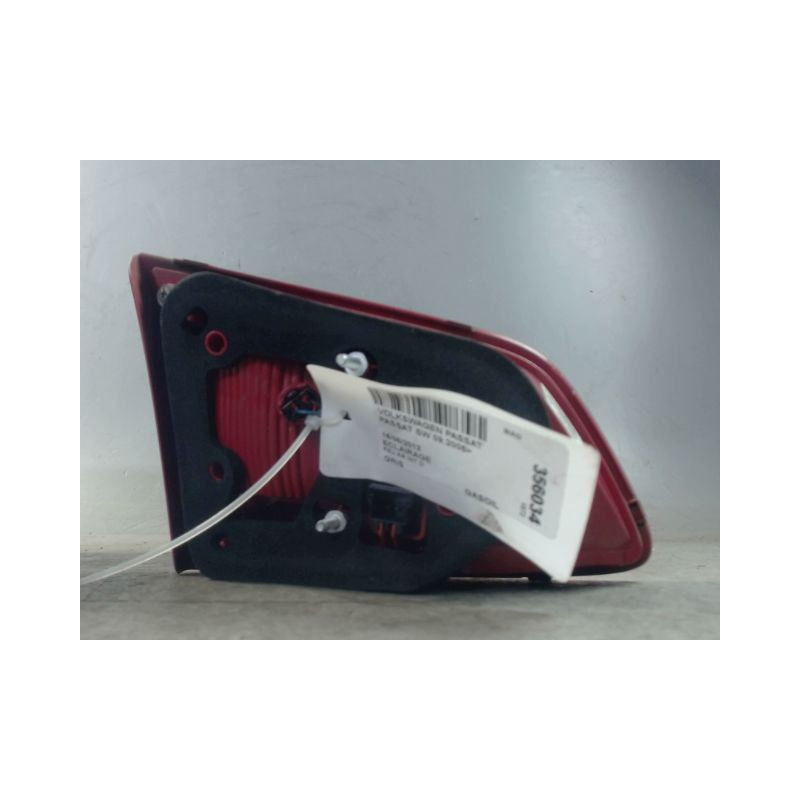 FEU ARRIERE INTERIEUR DROIT VOLKSWAGEN PASSAT SW 2005-
