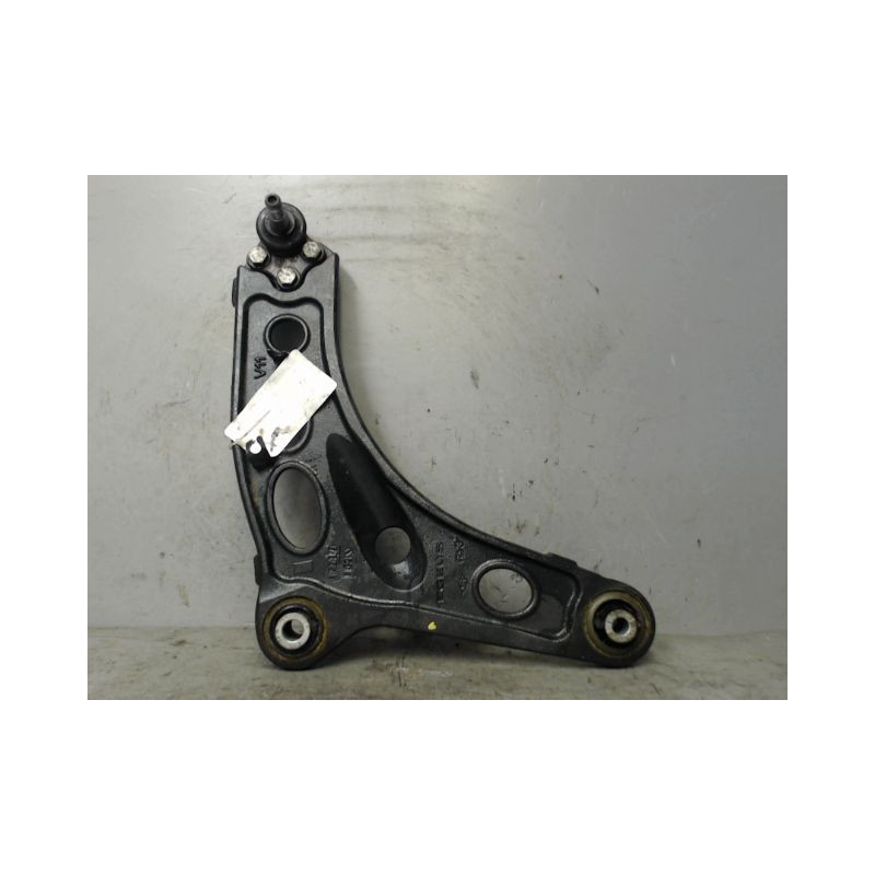 TRIANGLE INFERIEUR AVANT DROIT RENAULT TRAFIC