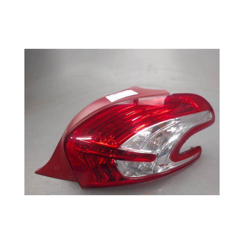 FEU ARRIERE DROIT PEUGEOT 208