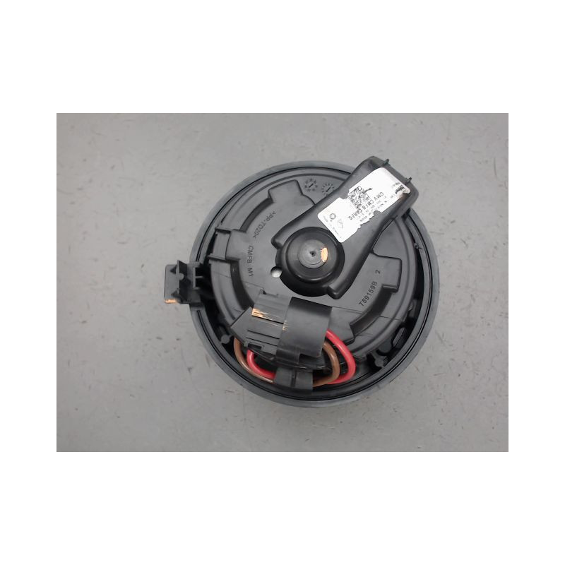 MOTEUR VENTILATEUR CHAUFFAGE DACIA DUSTER