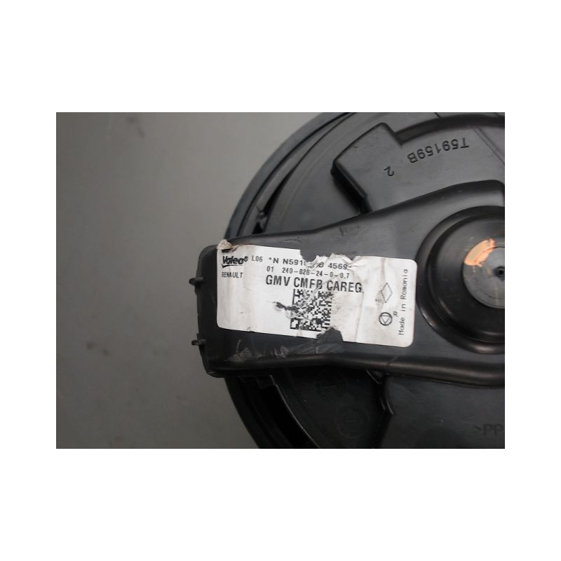 MOTEUR VENTILATEUR CHAUFFAGE DACIA DUSTER