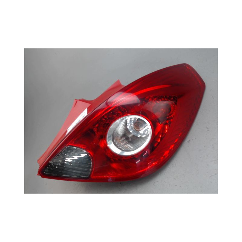 FEU ARRIERE DROIT OPEL CORSA